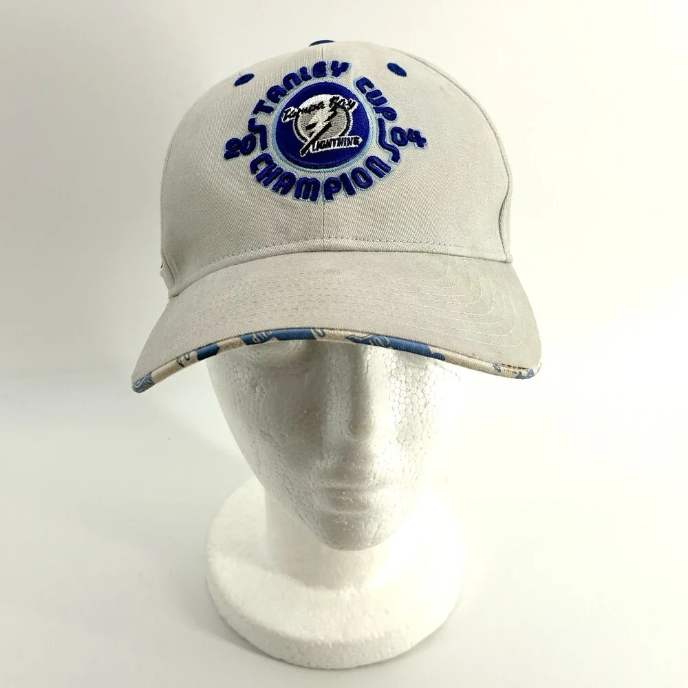 Tampa Bay Lightning 2004 Stanley Cup Champions New Era Hat (E)